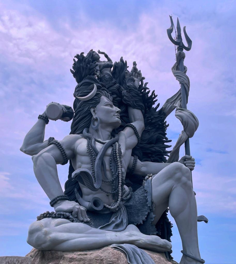 Aazhimala Shiva statue